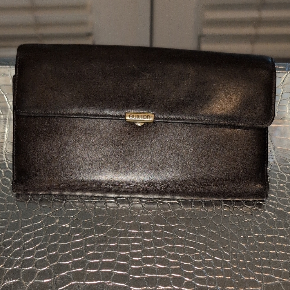 Brown Buxton Wallet With Kisslock Coin Compartment